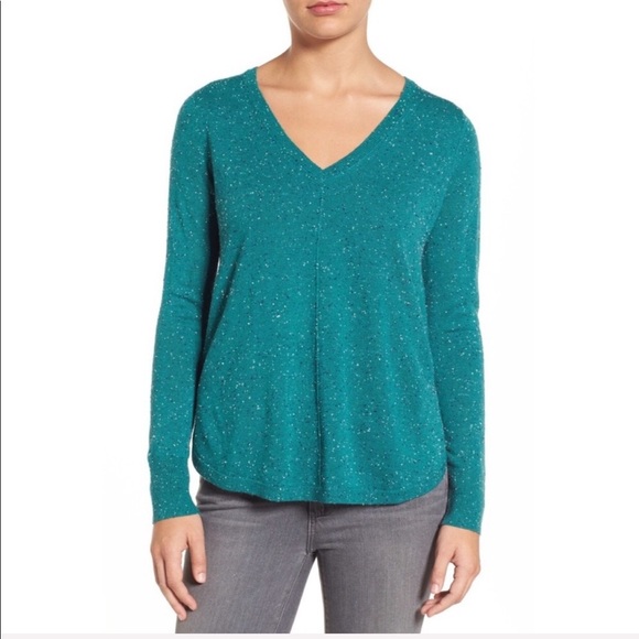 Caslon Sweaters - Caslon High-Low V-neck Sweater
